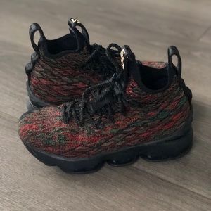 Lebron 15’s (Limited) Basketball shoes
